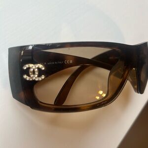 Chanel Brown Gradient Lenses Tortoise Shell With Swarovski